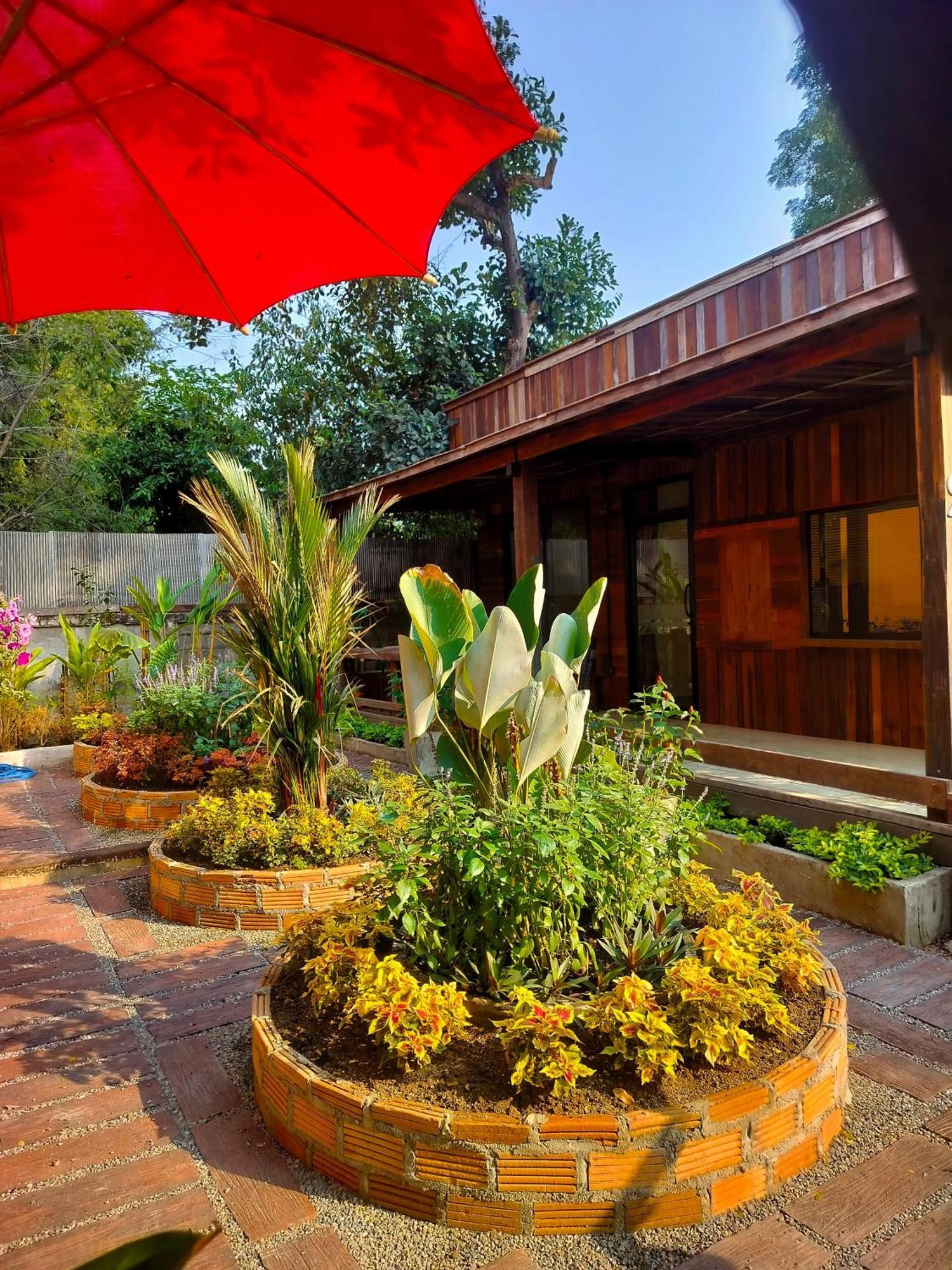 Aparthotel Oldy De Garden Čiang Mai Exteriér fotografie